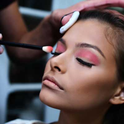 makeup artist
